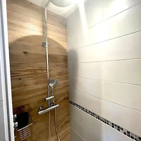 30m2, Parking, 2 Pers, 10 Min D'aurillac *