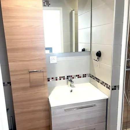 30m2, Parking, 2 Pers, 10 Min D'aurillac Apartment *