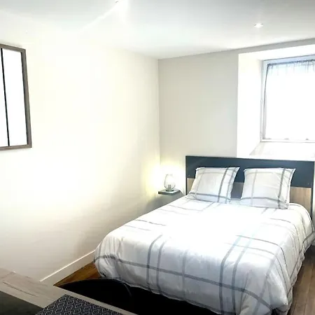 30m2, Parking, 2 Pers, 10 Min D'aurillac Apartment *